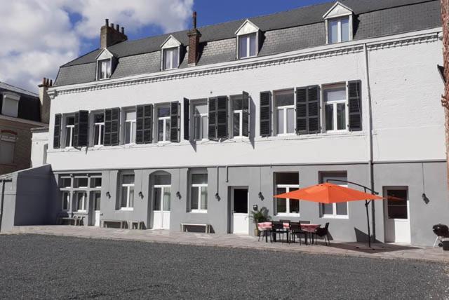 Les Suites Fenelon Le Cateau-Cambresis Εξωτερικό φωτογραφία