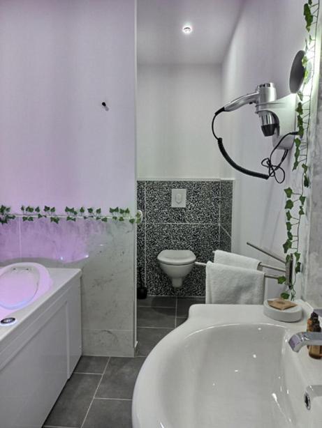 Les Suites Fenelon Le Cateau-Cambresis Εξωτερικό φωτογραφία