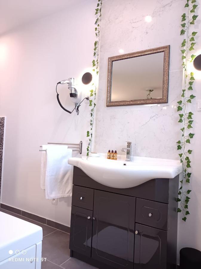 Les Suites Fenelon Le Cateau-Cambresis Εξωτερικό φωτογραφία