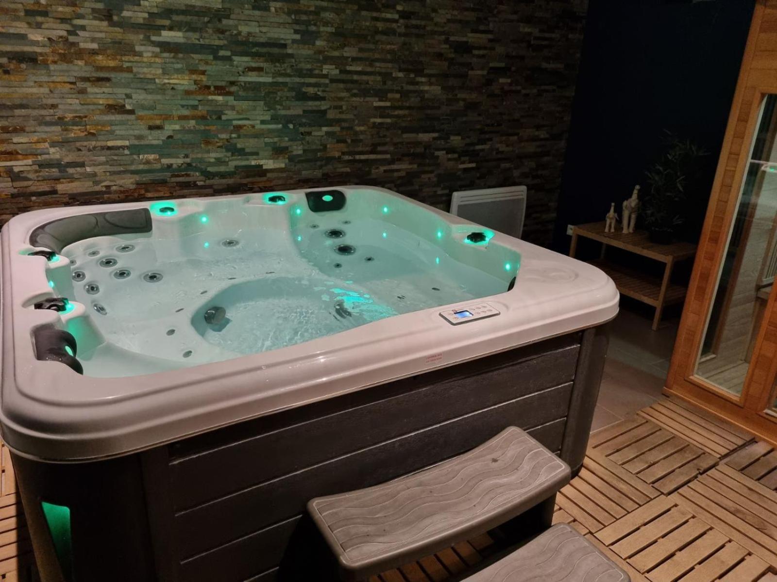 Les Suites Fenelon Le Cateau-Cambresis Εξωτερικό φωτογραφία